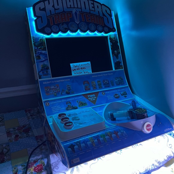 Activision Skylanders Trap Team Walmart Demo Display Unit Game Kiosk/LocalPickup - Picture 8 of 13